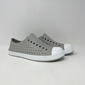 Native Shoes Jefferson Shoes Womens 40 Pigeon Gray/Shell White EVA Slip On Water